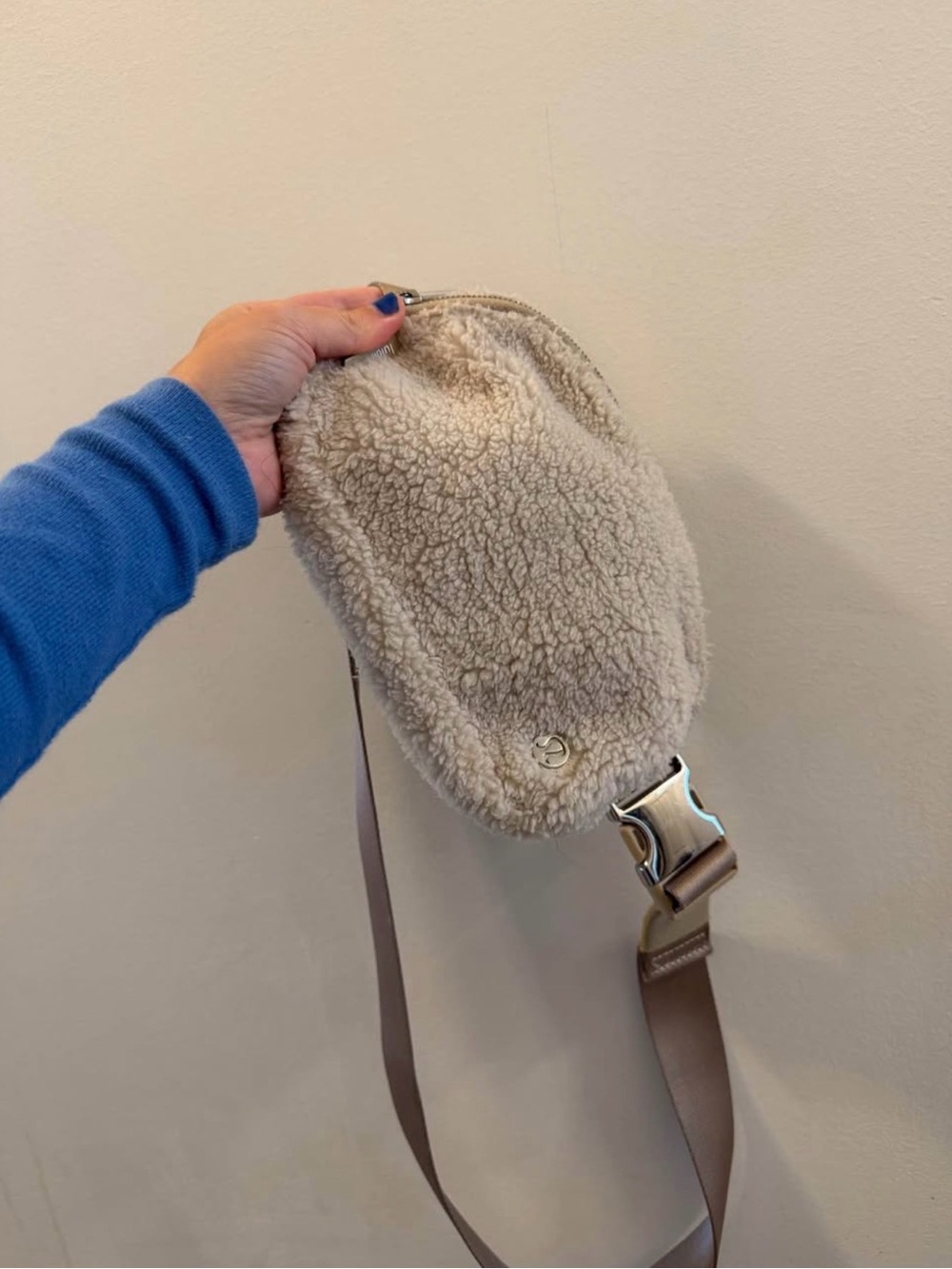 Cozy Lululemon Sherpa Crossbody Bag in Cream